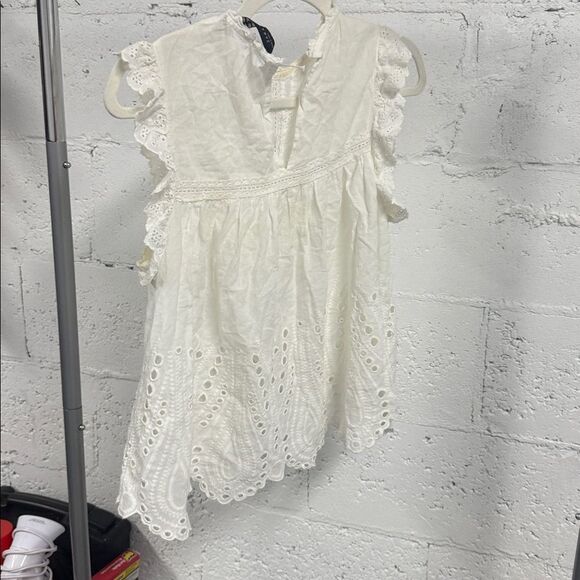 Zara Cream Lace Detail Top (Missing Back Top Button) - Size Small Sleeveless Top - Picture 2 of 4
